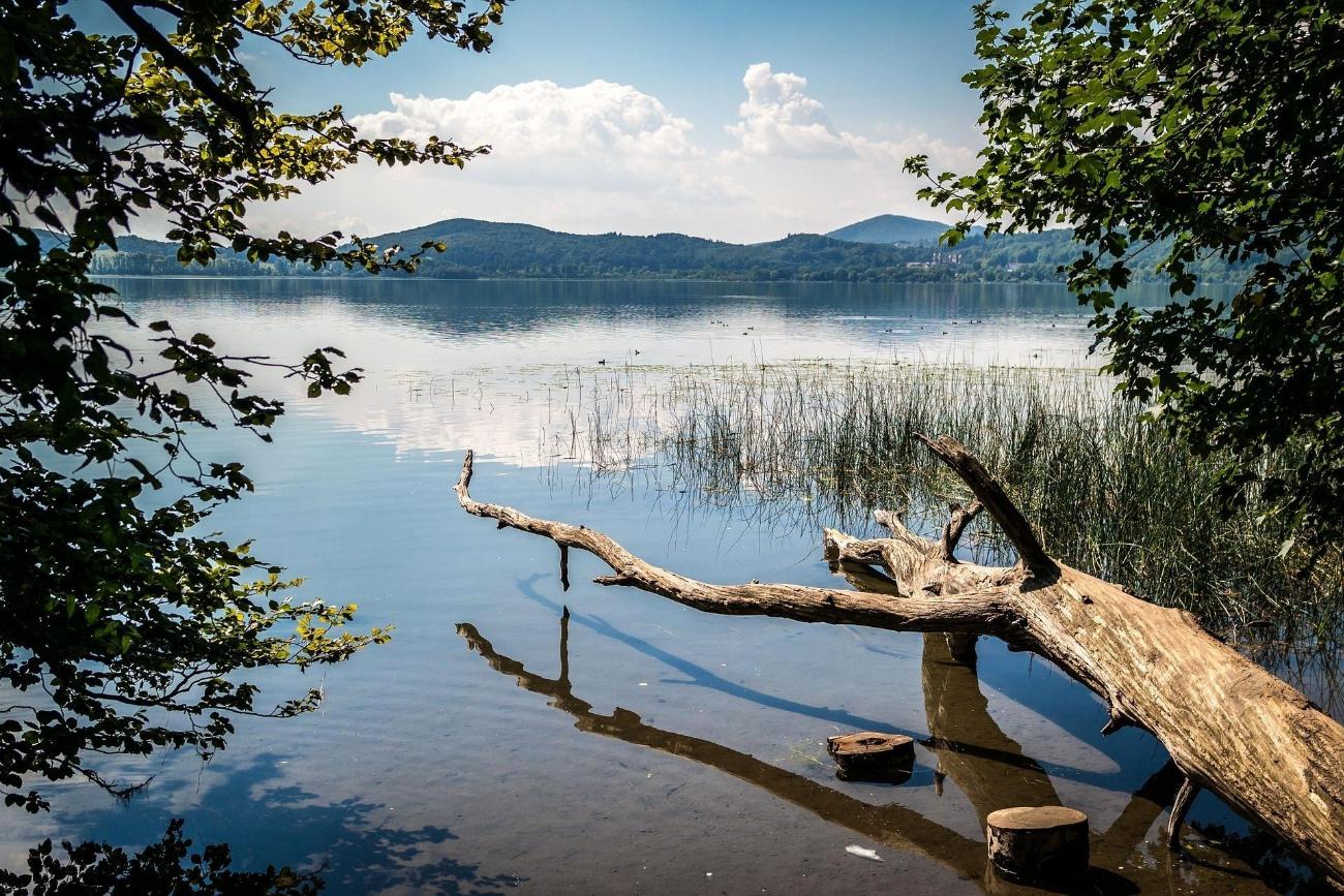 02 Bild Atem holen. Maria Laach See (c) pixabay.de (c) pixabay 02 Bild Atem holen. Maria Laach See (c) pixabay.de
