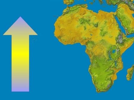 Landkarte von Afrika, links daneben weist ein Pfeil nach oben.
