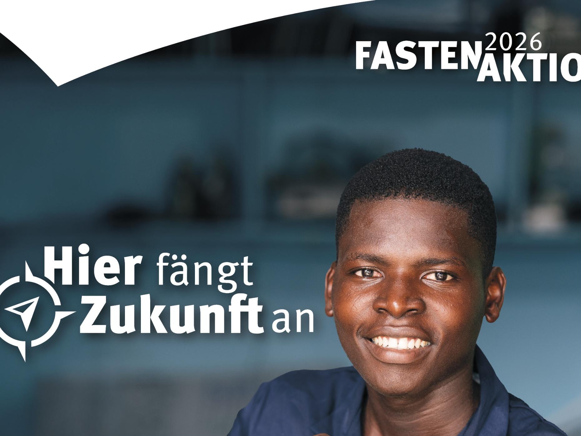 Ein Plakatausschnitt, ein junger Mensch aus Kamerun blickt daraus entgegen.