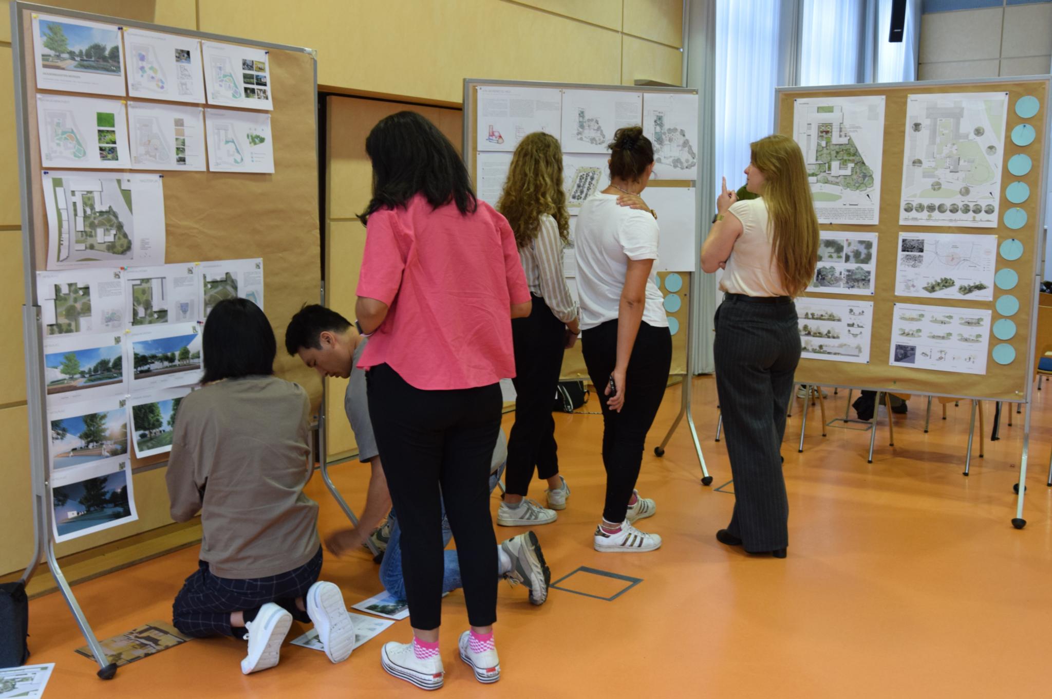 2023-07 BAK thh Präsentation Akademiegarten 04