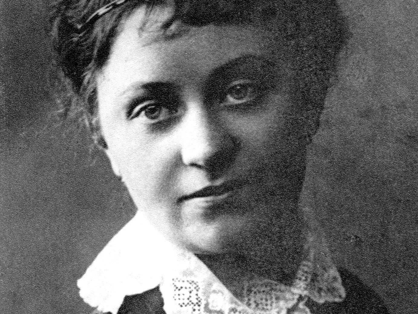 Porträtfoto einer Frau aus den 1920-er Jahren.