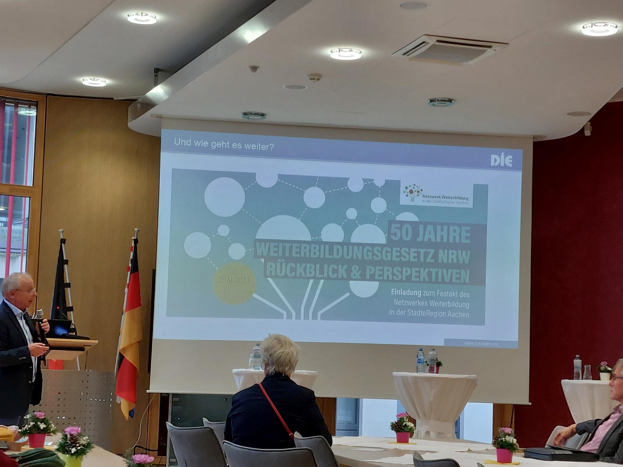 Prof. Dr. Josef Schrader, Wissenschaftlicher Direktor, DIE Bonn, beim Vortrag zu 50 Jahre WbG