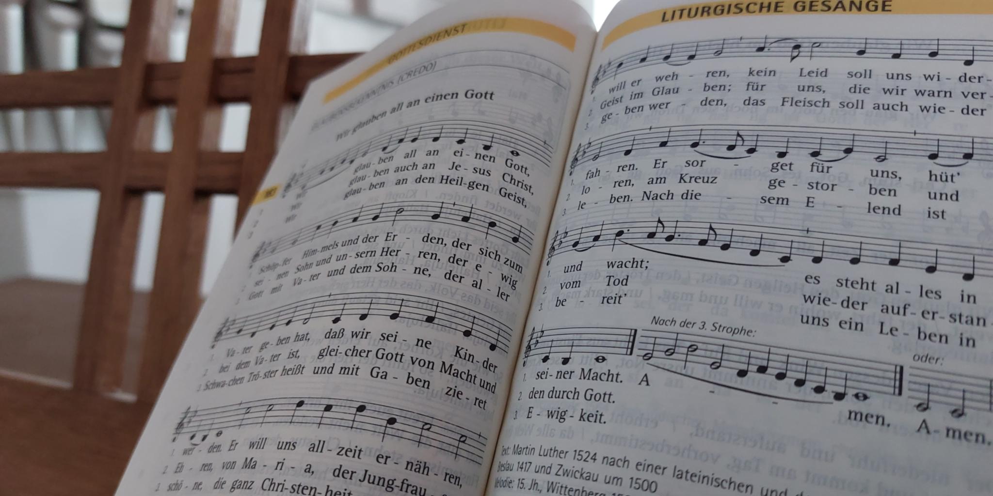 Wir glauben all an einen Gott (Luther)