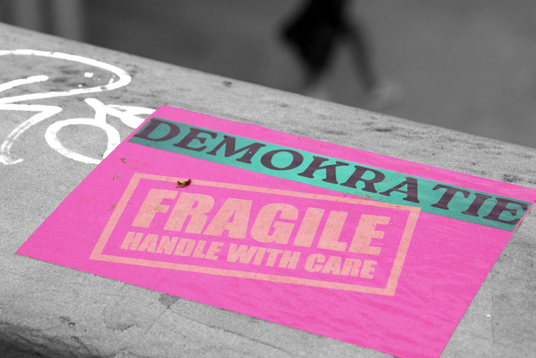 Zerbrechliche Demokratie