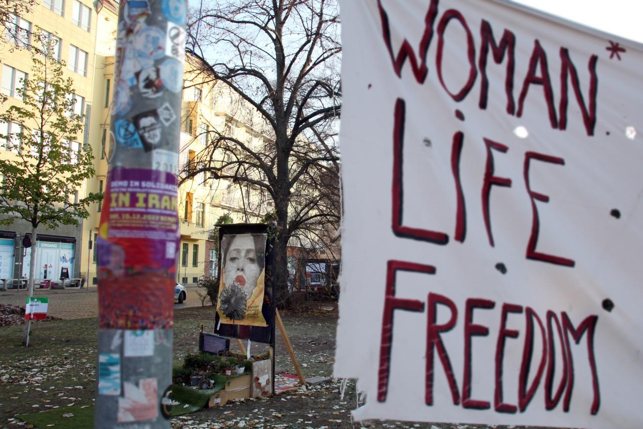 9492_women_life_freedom_by_peter_weidemann_pfarrbriefservice (c) Peter Weidemann 9492_women_life_freedom_by_peter_weidemann_pfarrbriefservice