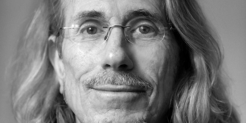 Porträt eines Mannes, es zeigt den israelischen Autor Igal Avidan.