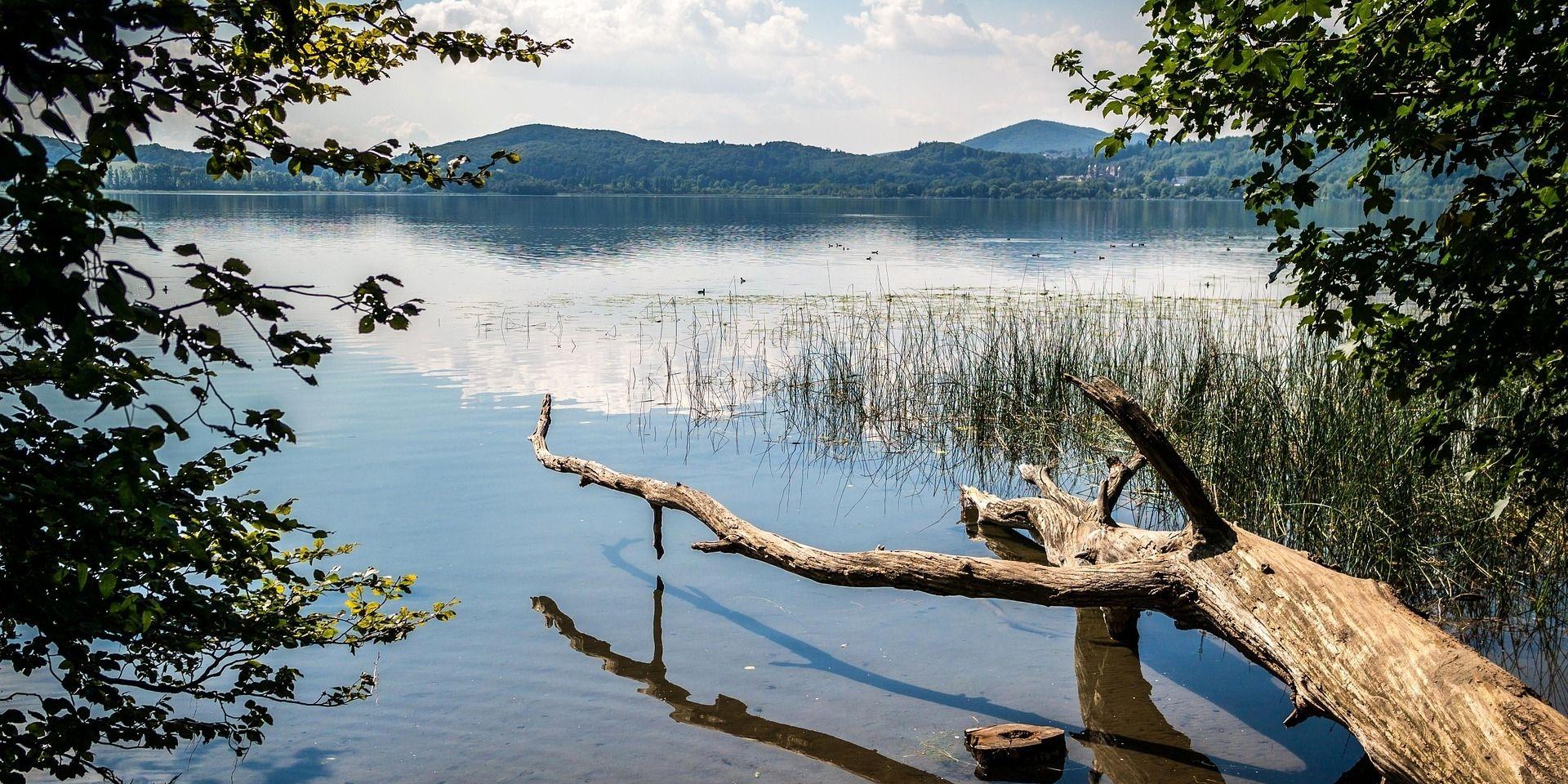 HJP 2020-1 31070 Atem holen - Auszeitz für Männer -- Maria Laach See (c) pixabay.de