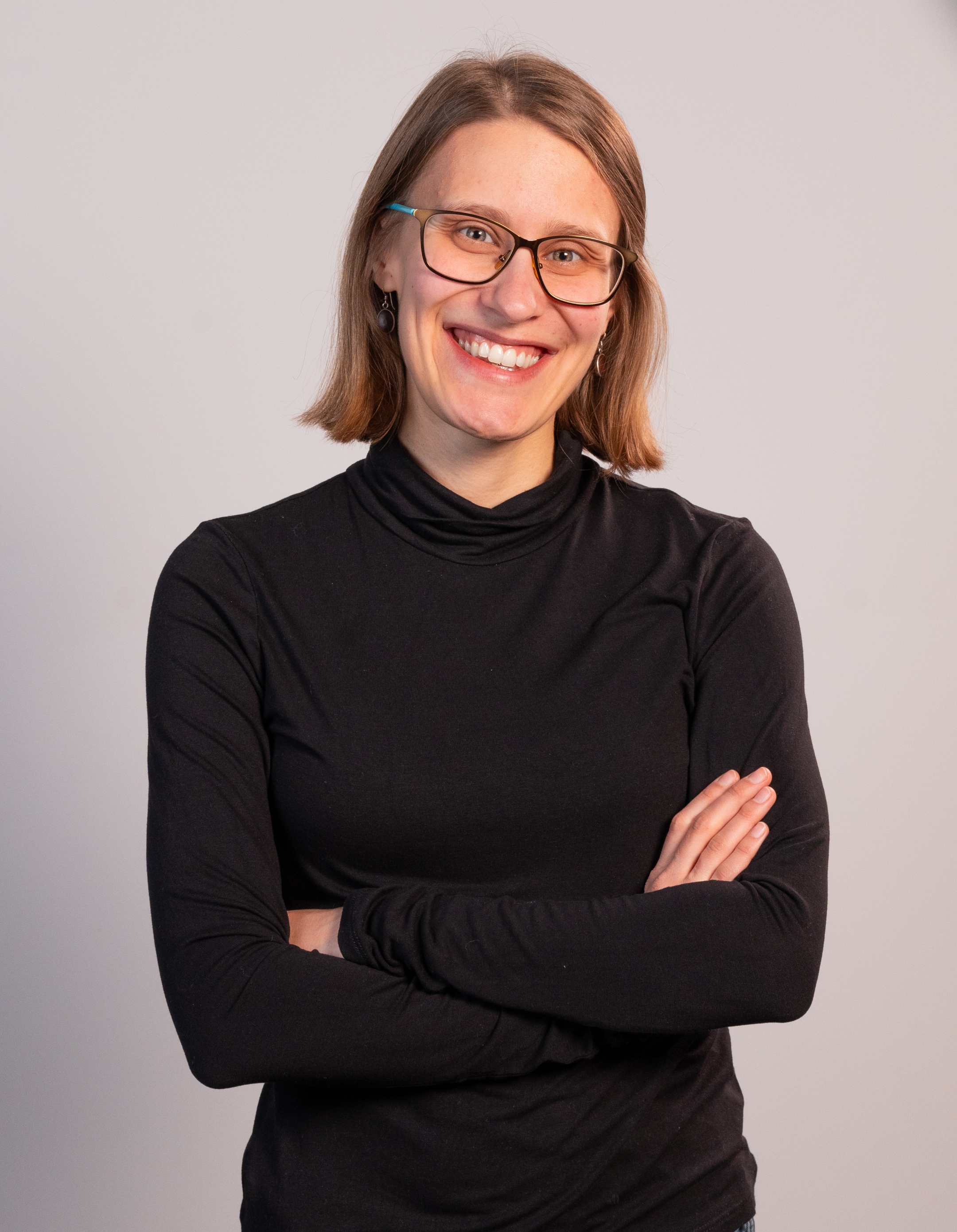 Porträt einer Frau, es zeigt die Finanzexpertin Dr. Sarah Kiesl-Reiter