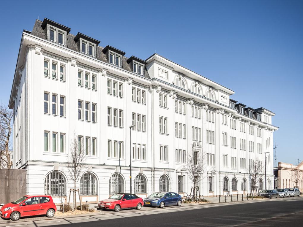 Gebäude, es ist die alte Nadelfabrik in Aachen, die heute das Stadtarchiv beherbergt.
