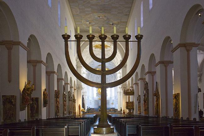 (c) Cwikimediacommons