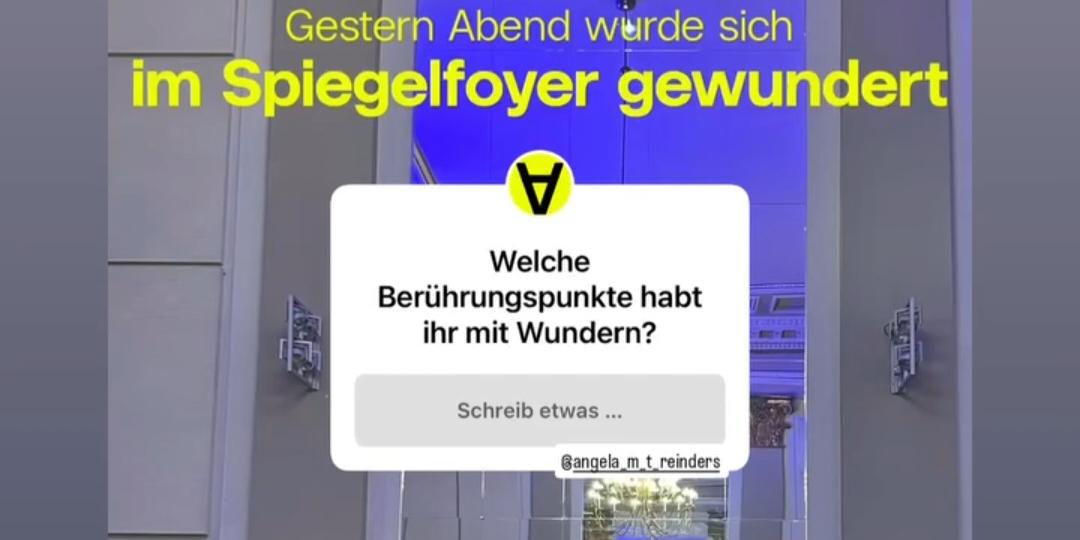 Blick ins Spiegelfoyer im Theater Aachen, Podiumsgespräch mit vier Gästen