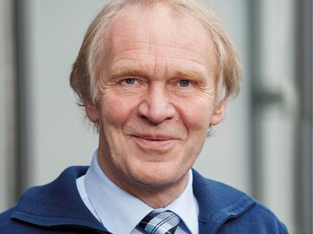 (c) Walter Hillen Walter Hillen