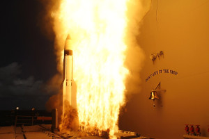 USS_Lake_Erie_(CG-70)_SM-3_start