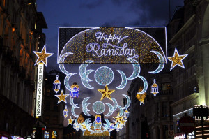 Straßenbeleuchtung zu Ramadan